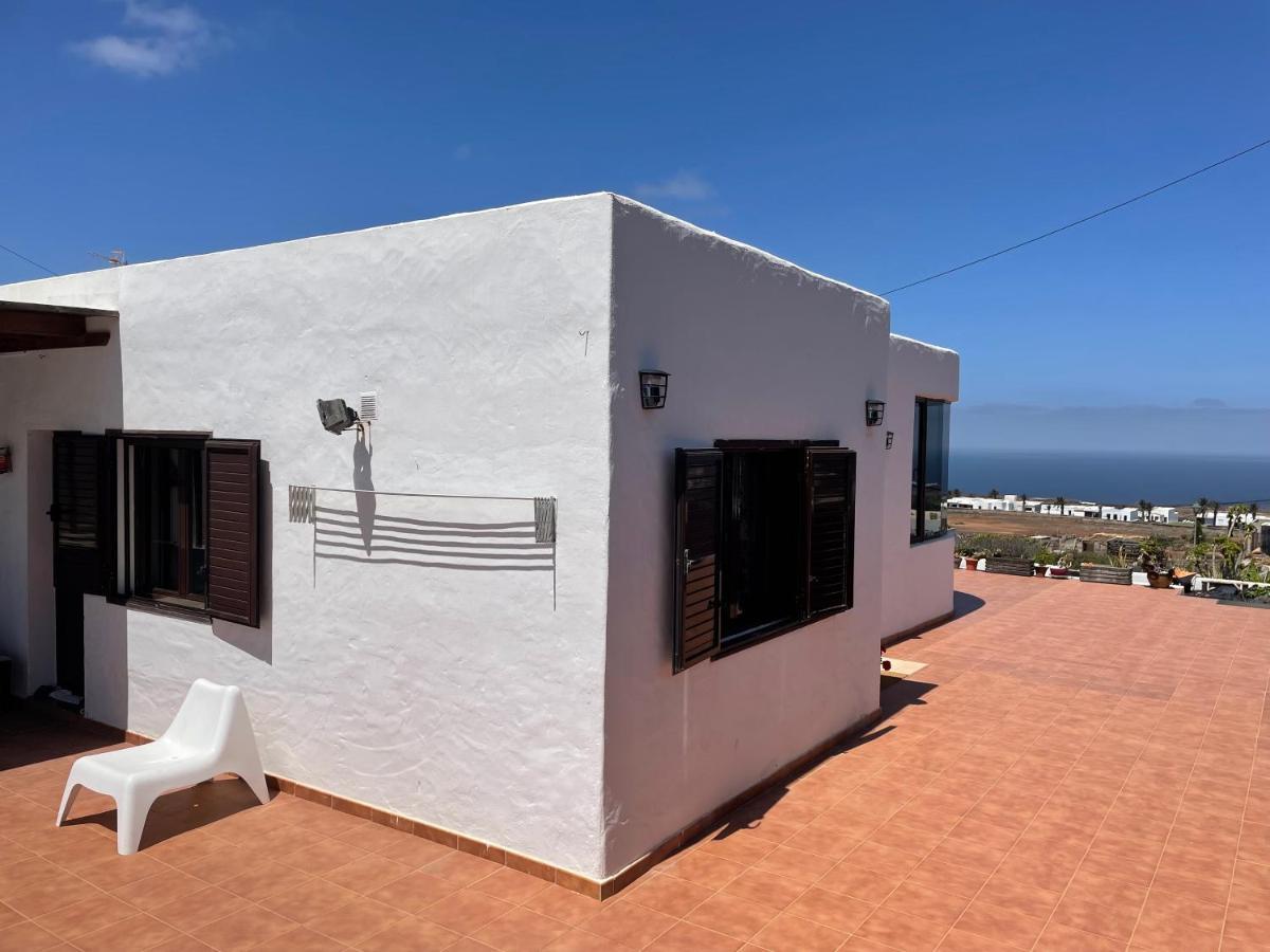 Casa El Guirre - Tinajo Villa Exterior photo