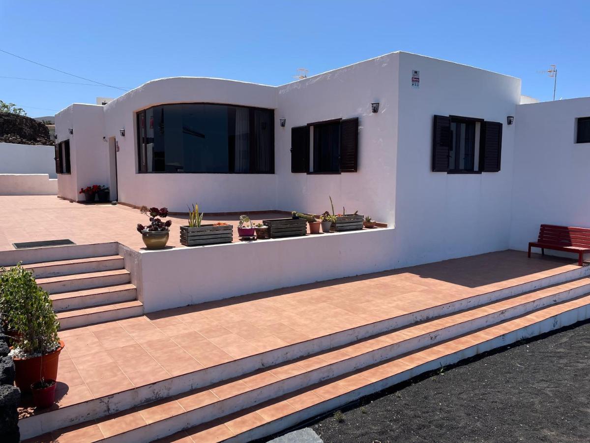 Casa El Guirre - Tinajo Villa Exterior photo